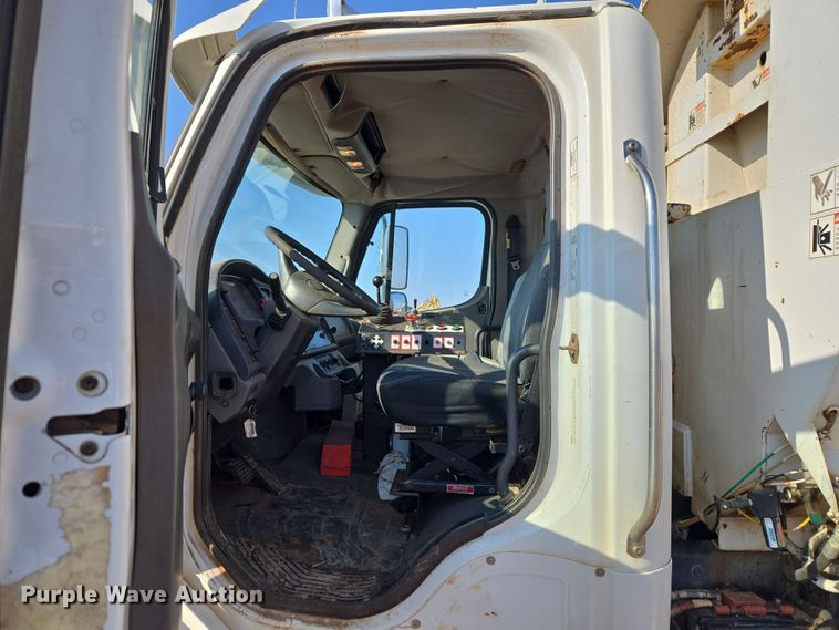 image for item ET1222 2006 Freightliner M2 refuse truck