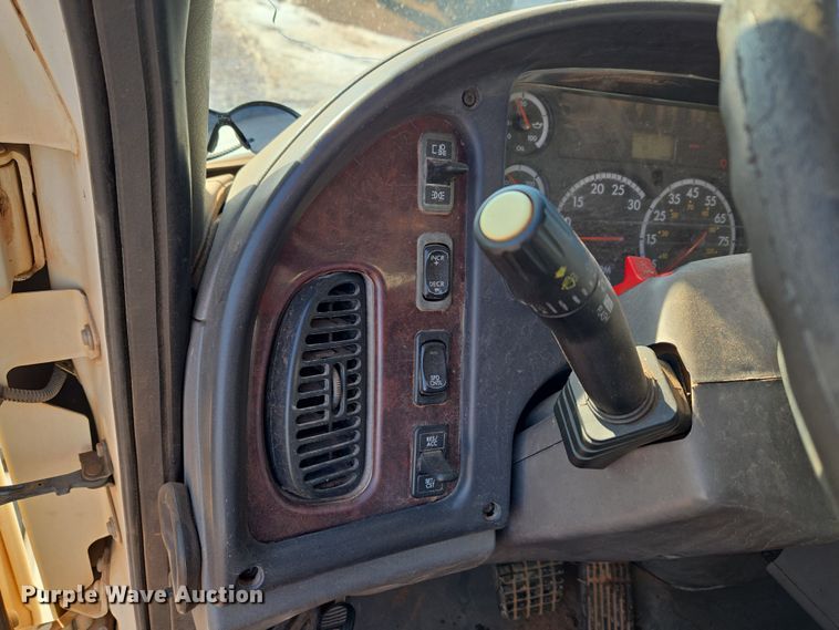 image for item ET1222 2006 Freightliner M2 refuse truck