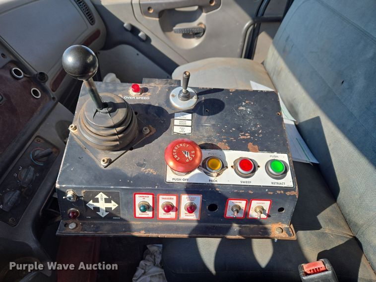 image for item ET1222 2006 Freightliner M2 refuse truck