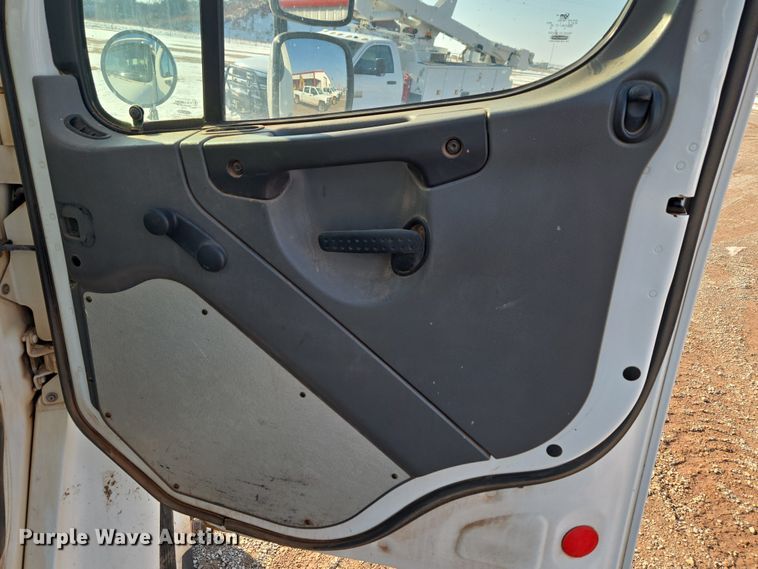 image for item ET1222 2006 Freightliner M2 refuse truck