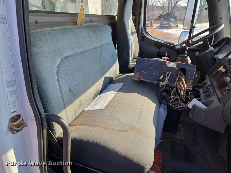 image for item ET1222 2006 Freightliner M2 refuse truck