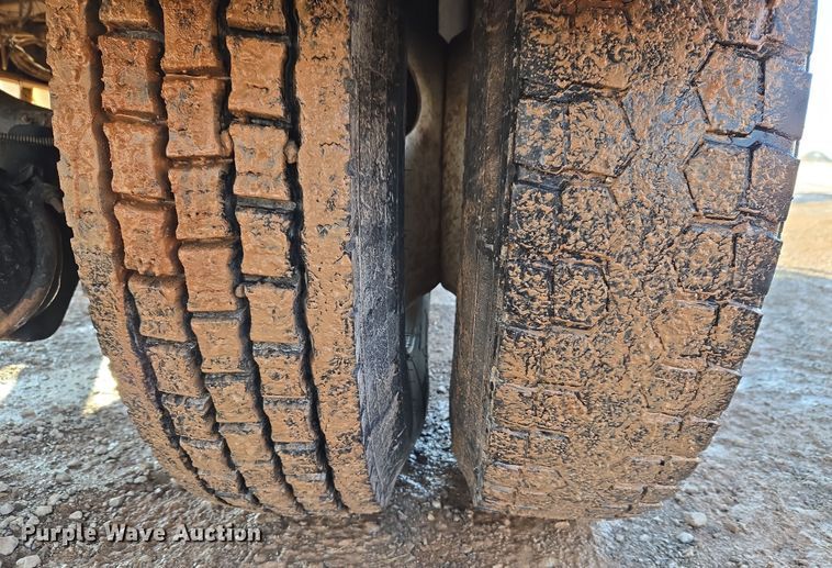 image for item ET1222 2006 Freightliner M2 refuse truck