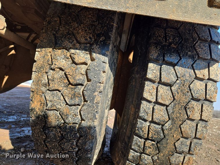 image for item ET1222 2006 Freightliner M2 refuse truck