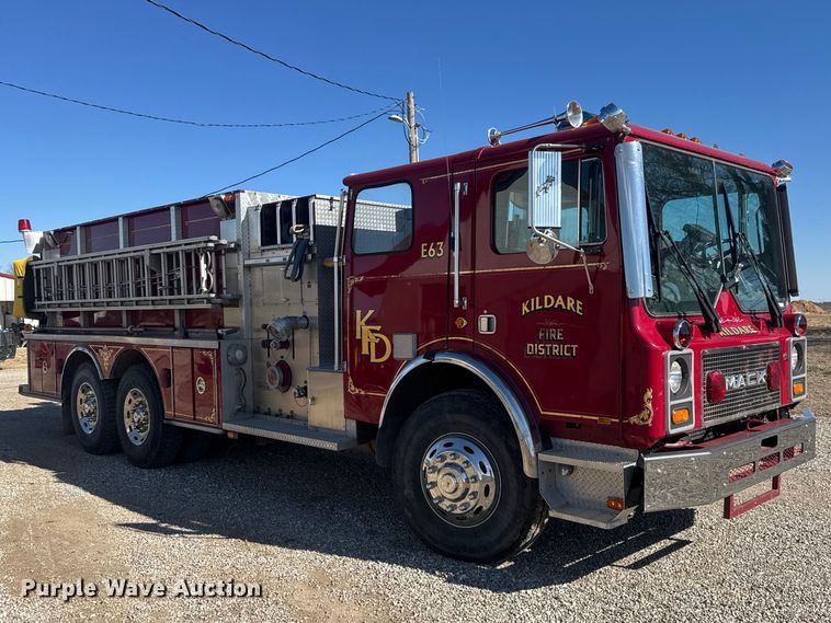 image for item ET1577 1990 Mack MC690CS pumper fire truck