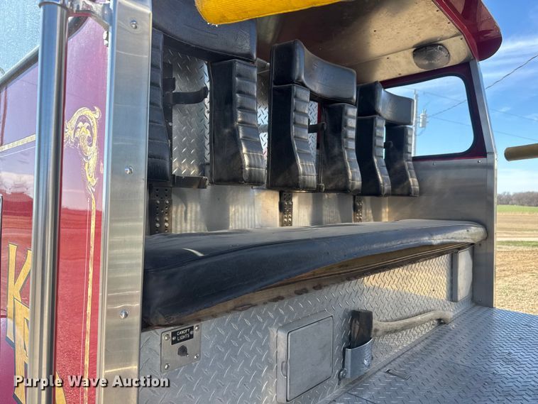 image for item ET1577 1990 Mack MC690CS pumper fire truck