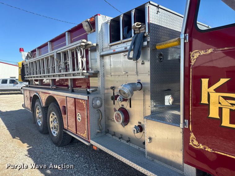 image for item ET1577 1990 Mack MC690CS pumper fire truck