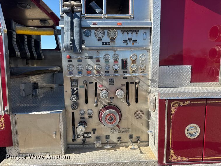 image for item ET1577 1990 Mack MC690CS pumper fire truck