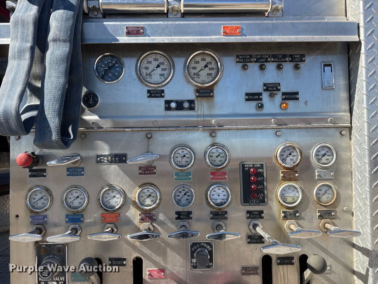 image for item ET1577 1990 Mack MC690CS pumper fire truck