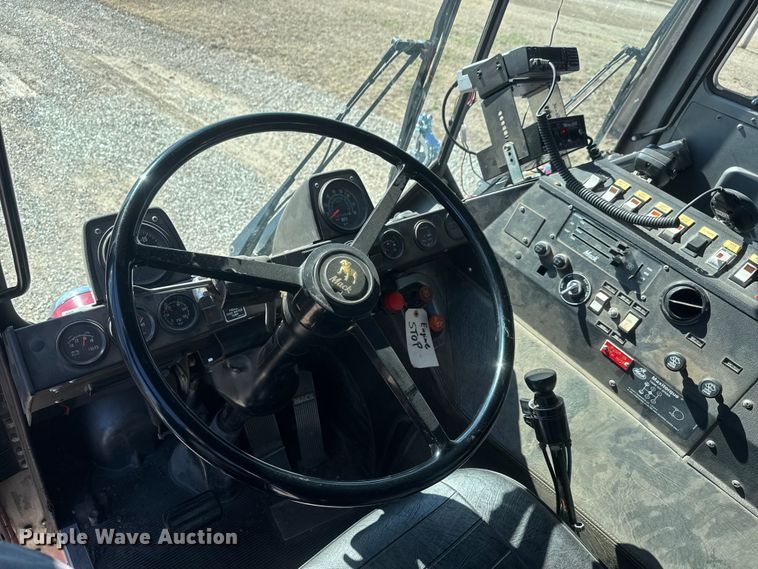 image for item ET1577 1990 Mack MC690CS pumper fire truck