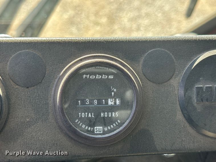 image for item ET1577 1990 Mack MC690CS pumper fire truck