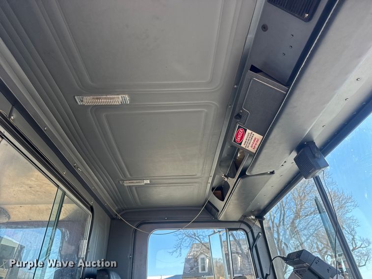 image for item ET1577 1990 Mack MC690CS pumper fire truck