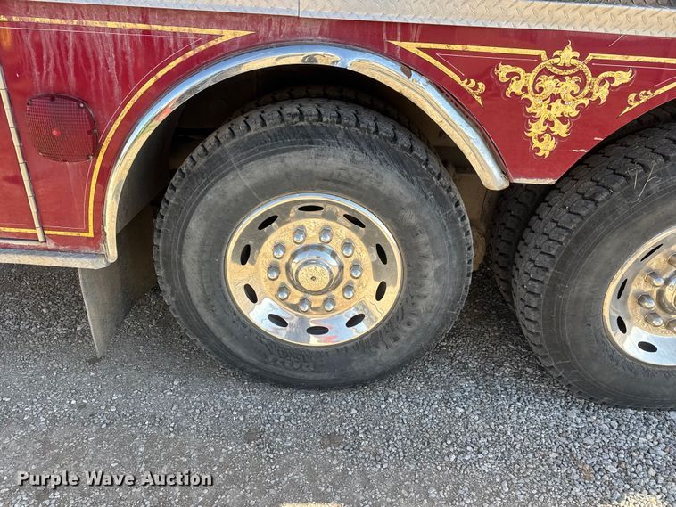 image for item ET1577 1990 Mack MC690CS pumper fire truck