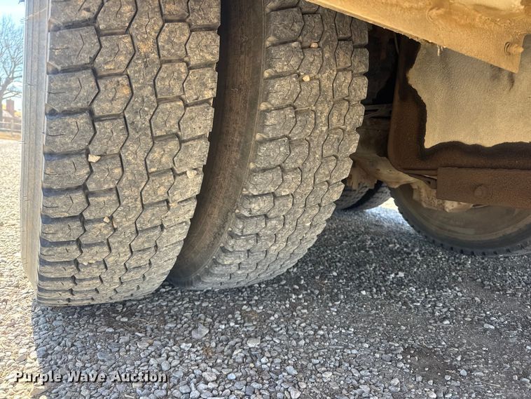 image for item ET1577 1990 Mack MC690CS pumper fire truck