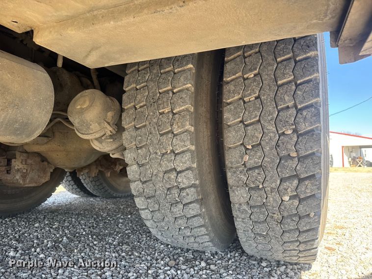 image for item ET1577 1990 Mack MC690CS pumper fire truck