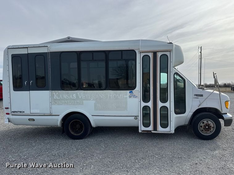image for item ET1582 2003 Eldorado Aerotech E350 Super Duty shuttle bus