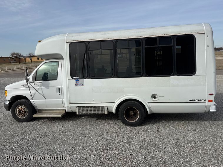 image for item ET1582 2003 Eldorado Aerotech E350 Super Duty shuttle bus