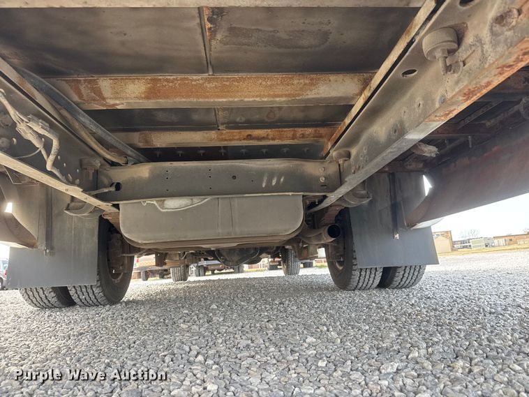 image for item ET1582 2003 Eldorado Aerotech E350 Super Duty shuttle bus