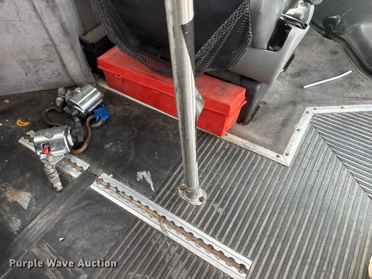 image for item ET1582 2003 Eldorado Aerotech E350 Super Duty shuttle bus