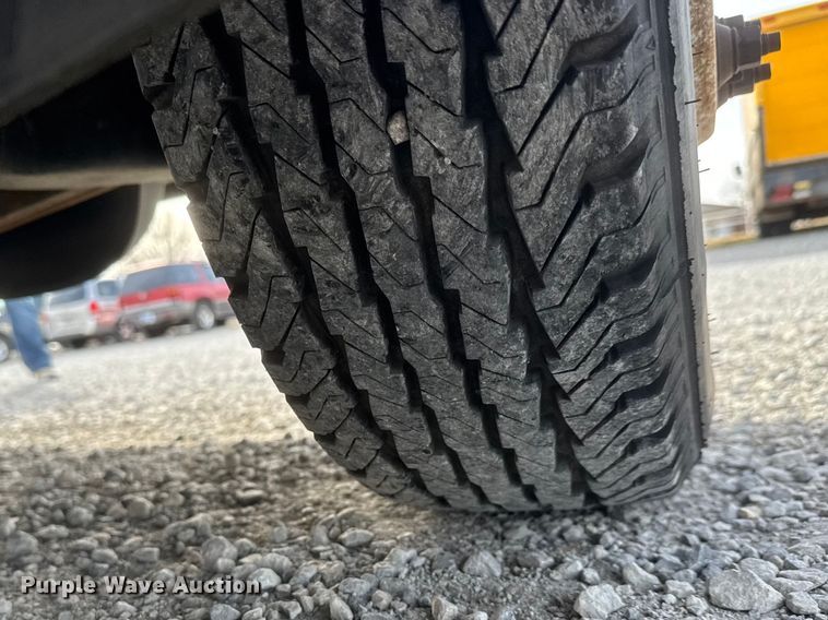 image for item ET1582 2003 Eldorado Aerotech E350 Super Duty shuttle bus