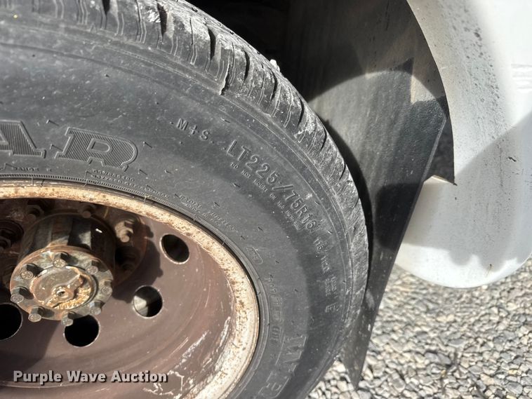 image for item ET1582 2003 Eldorado Aerotech E350 Super Duty shuttle bus