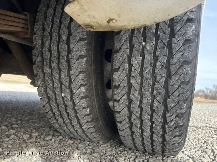 image for item ET1582 2003 Eldorado Aerotech E350 Super Duty shuttle bus