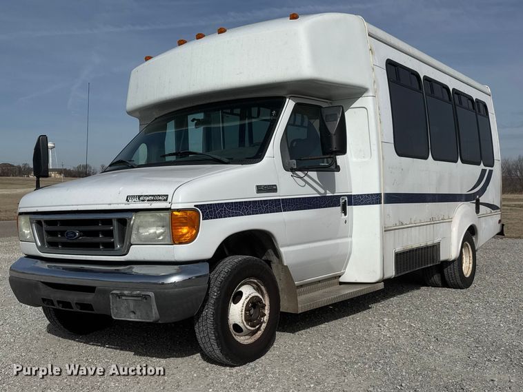 image for item ET1583 2007 Goshen Coach E450 Super Duty shuttle bus