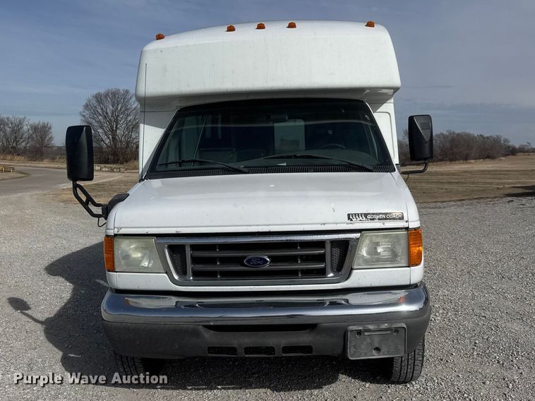 image for item ET1583 2007 Goshen Coach E450 Super Duty shuttle bus