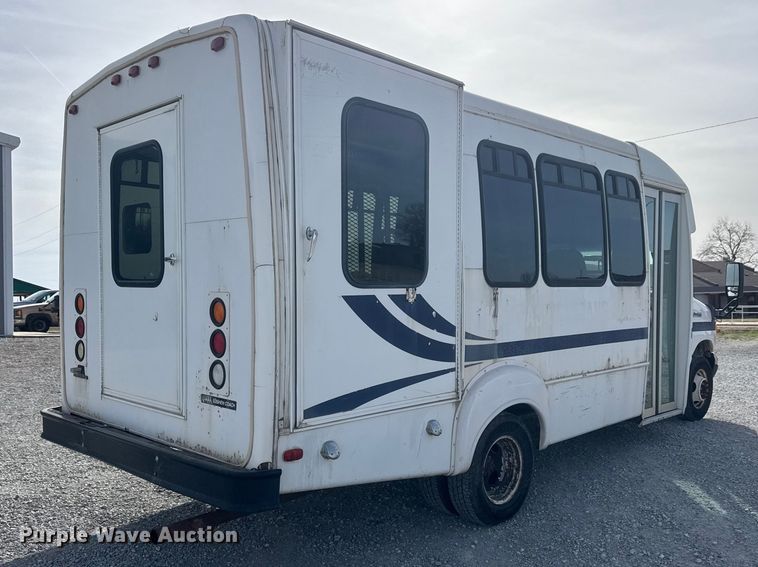 image for item ET1583 2007 Goshen Coach E450 Super Duty shuttle bus