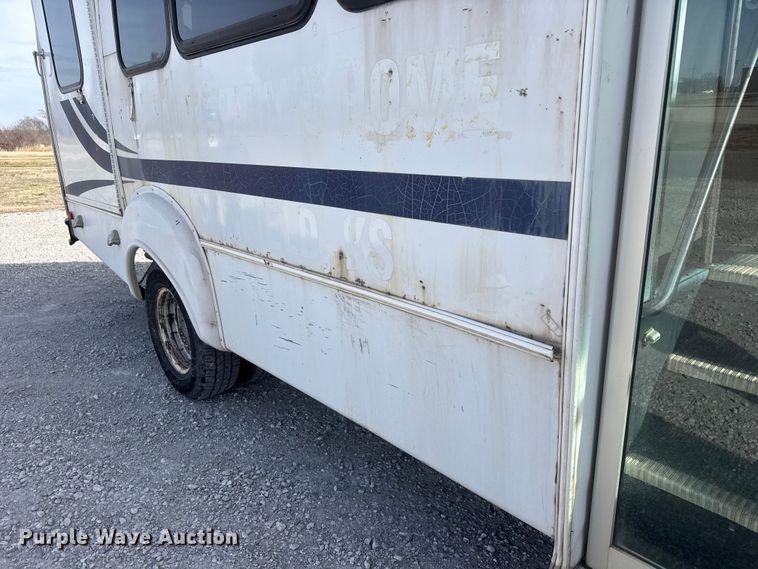 image for item ET1583 2007 Goshen Coach E450 Super Duty shuttle bus