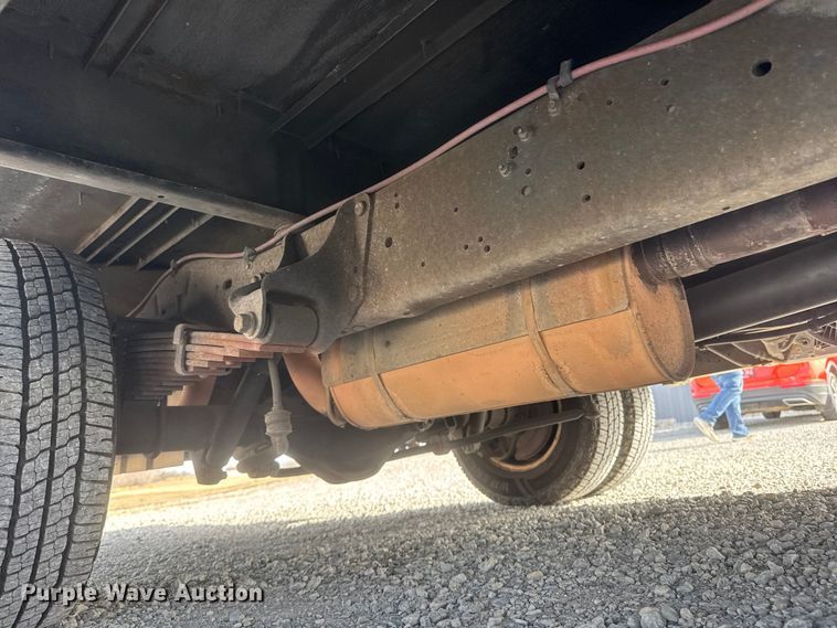 image for item ET1583 2007 Goshen Coach E450 Super Duty shuttle bus