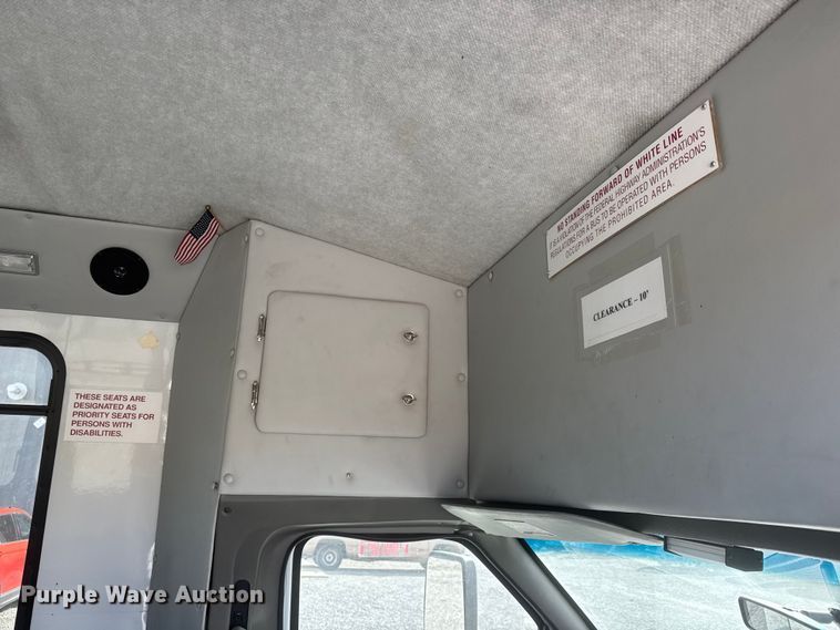 image for item ET1583 2007 Goshen Coach E450 Super Duty shuttle bus