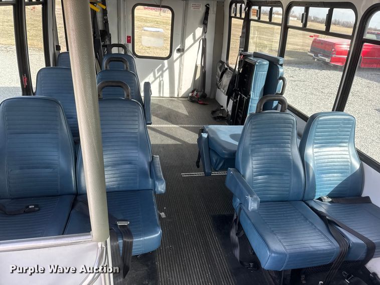 image for item ET1583 2007 Goshen Coach E450 Super Duty shuttle bus