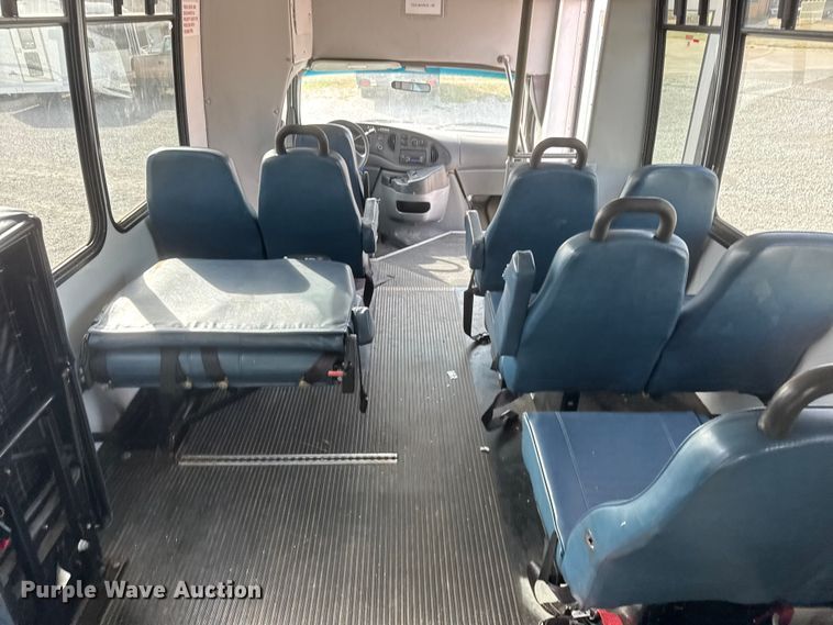 image for item ET1583 2007 Goshen Coach E450 Super Duty shuttle bus