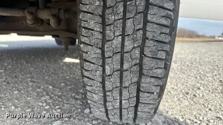 image for item ET1583 2007 Goshen Coach E450 Super Duty shuttle bus