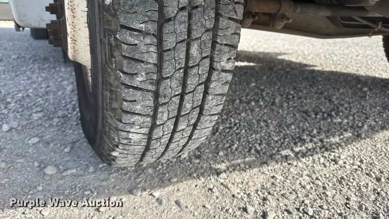 image for item ET1583 2007 Goshen Coach E450 Super Duty shuttle bus