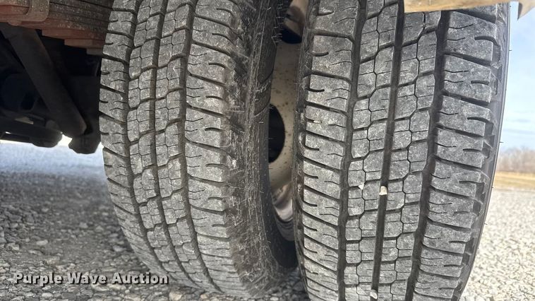 image for item ET1583 2007 Goshen Coach E450 Super Duty shuttle bus