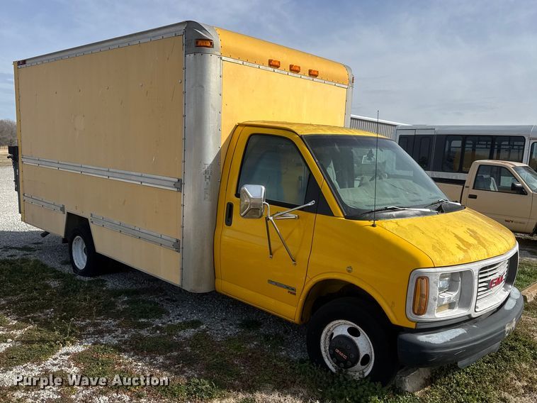 image for item ET1584 1999 GMC Savana 3500 box truck