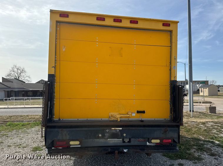 image for item ET1584 1999 GMC Savana 3500 box truck