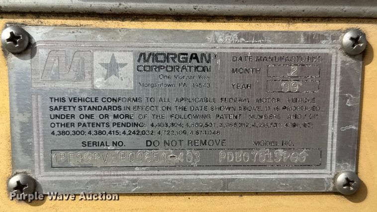 image for item ET1584 1999 GMC Savana 3500 box truck