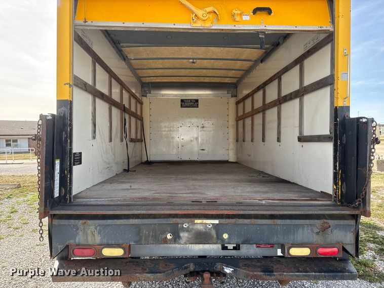 image for item ET1584 1999 GMC Savana 3500 box truck