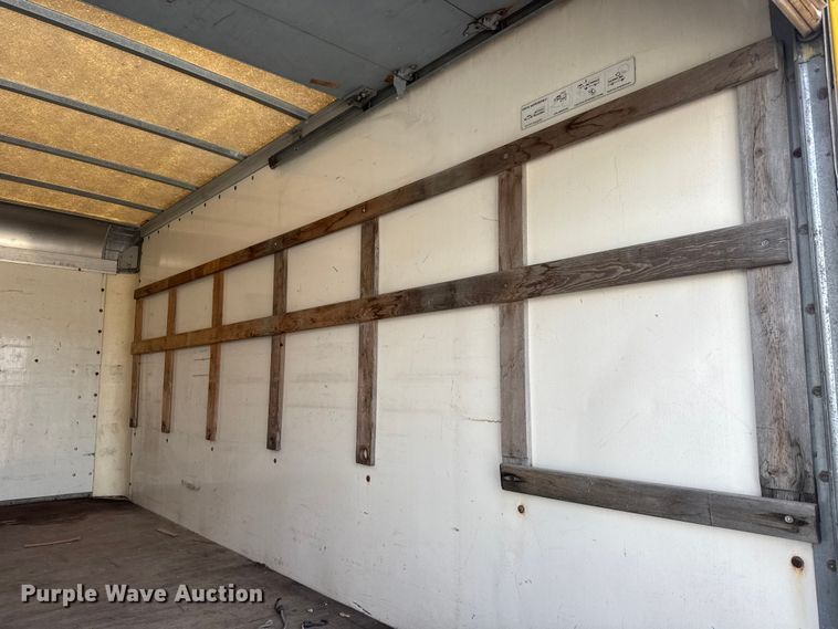 image for item ET1584 1999 GMC Savana 3500 box truck