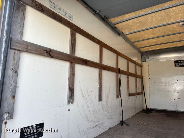 image for item ET1584 1999 GMC Savana 3500 box truck