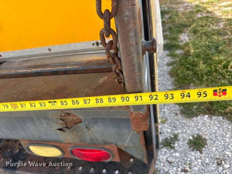 image for item ET1584 1999 GMC Savana 3500 box truck