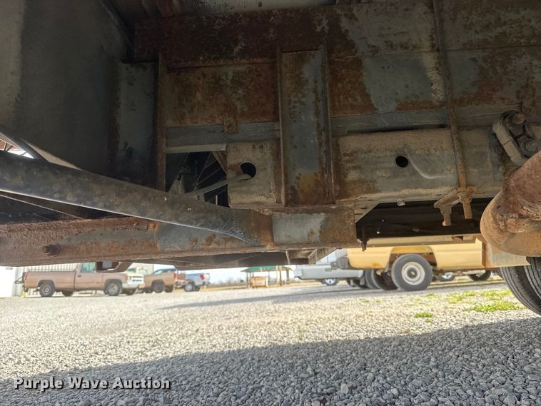 image for item ET1584 1999 GMC Savana 3500 box truck