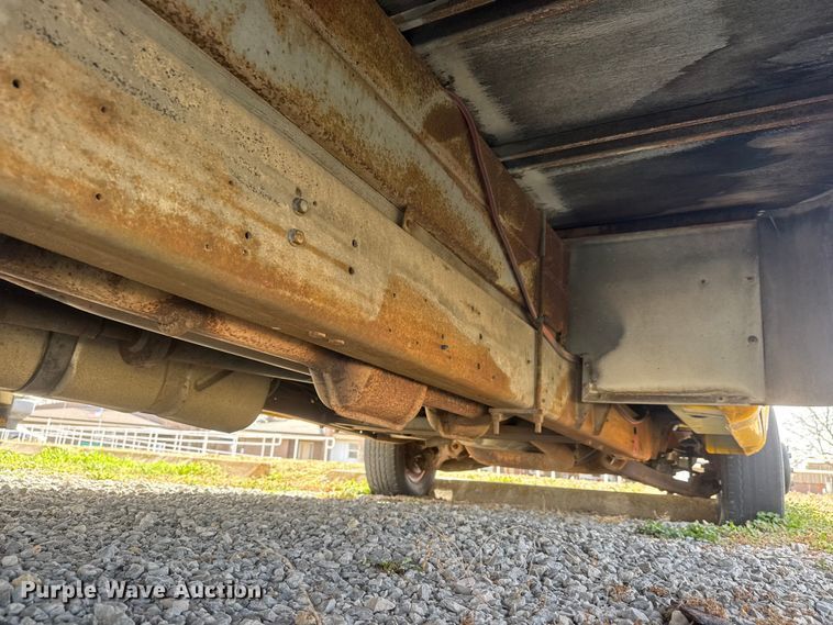 image for item ET1584 1999 GMC Savana 3500 box truck