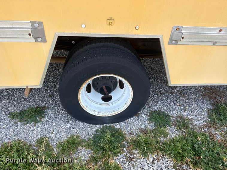 image for item ET1584 1999 GMC Savana 3500 box truck