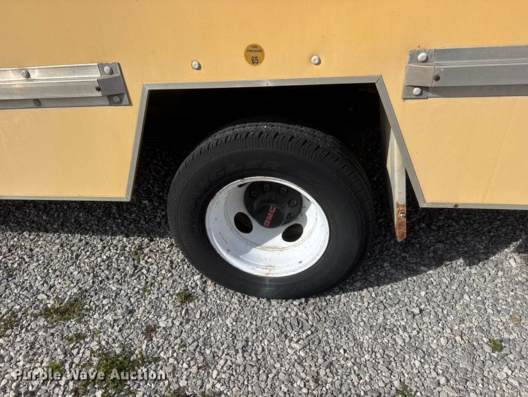 image for item ET1584 1999 GMC Savana 3500 box truck