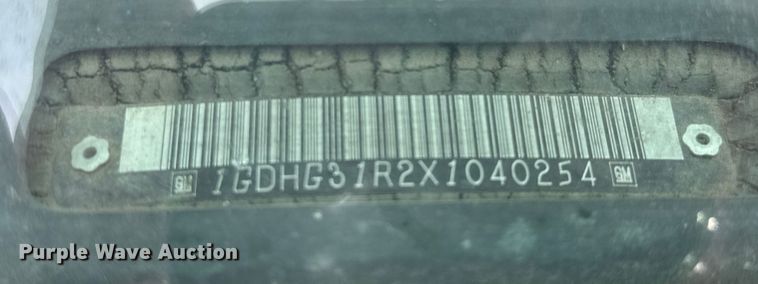 image for item ET1584 1999 GMC Savana 3500 box truck