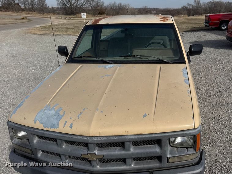 image for item ET1585 1991 Chevrolet C1500 pickup truck