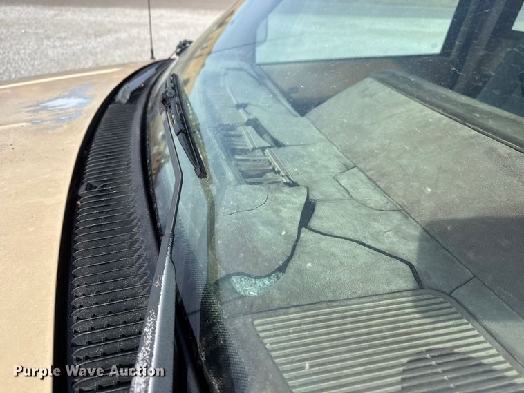 image for item ET1585 1991 Chevrolet C1500 pickup truck